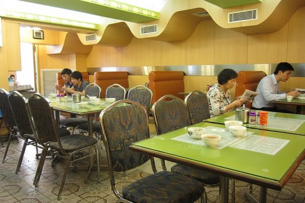 Cha Chaan Teng: Jantung Kuliner dan Budaya Populer Hong Kong
